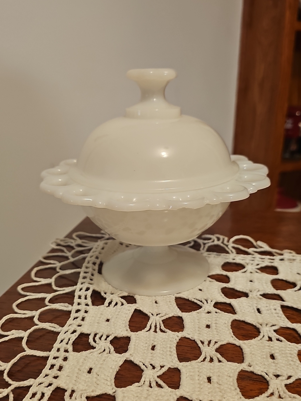 Anchor Hocking "Old Colony" Lace Edge Candy Dish